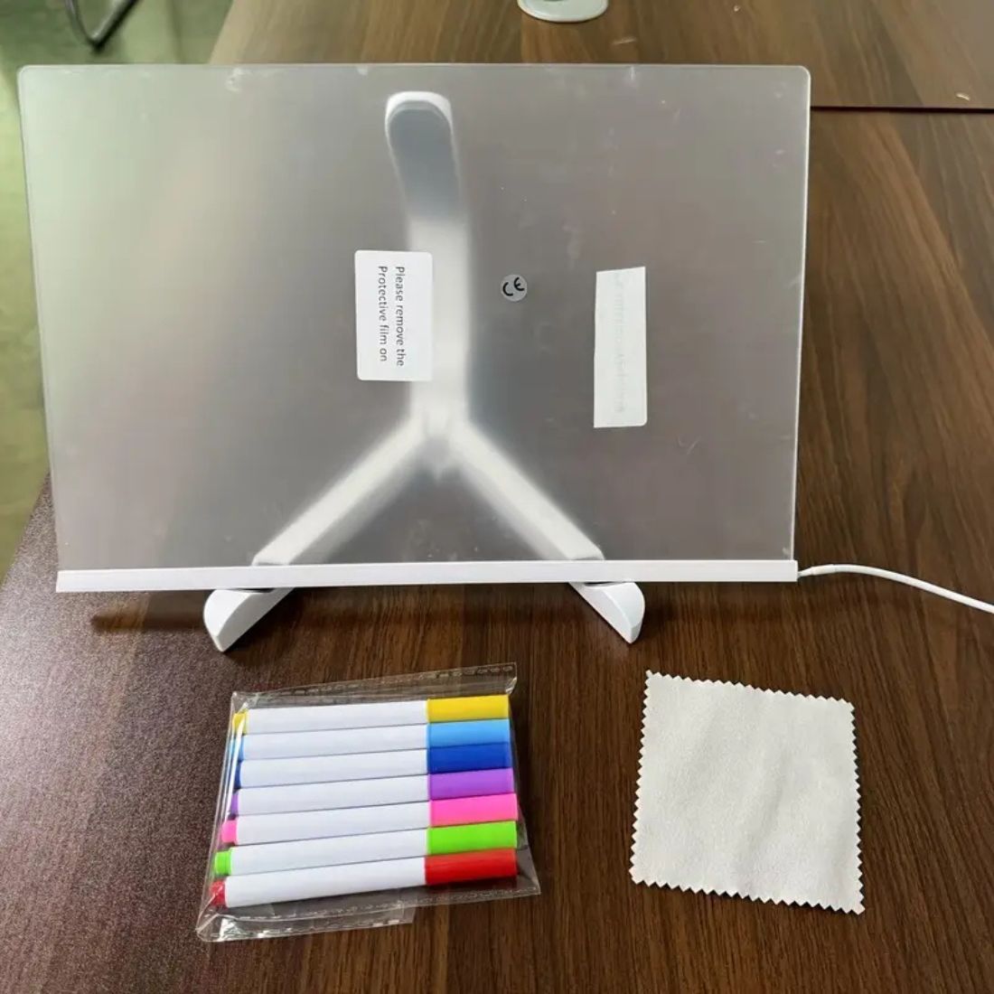 Super Tableta de scris si desenat pentru copii - 7 Culori, LED, USB